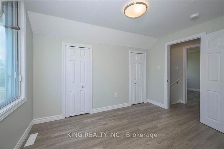 Property Photo:  1224 Oxford Street E  ON N5Y 3M4 