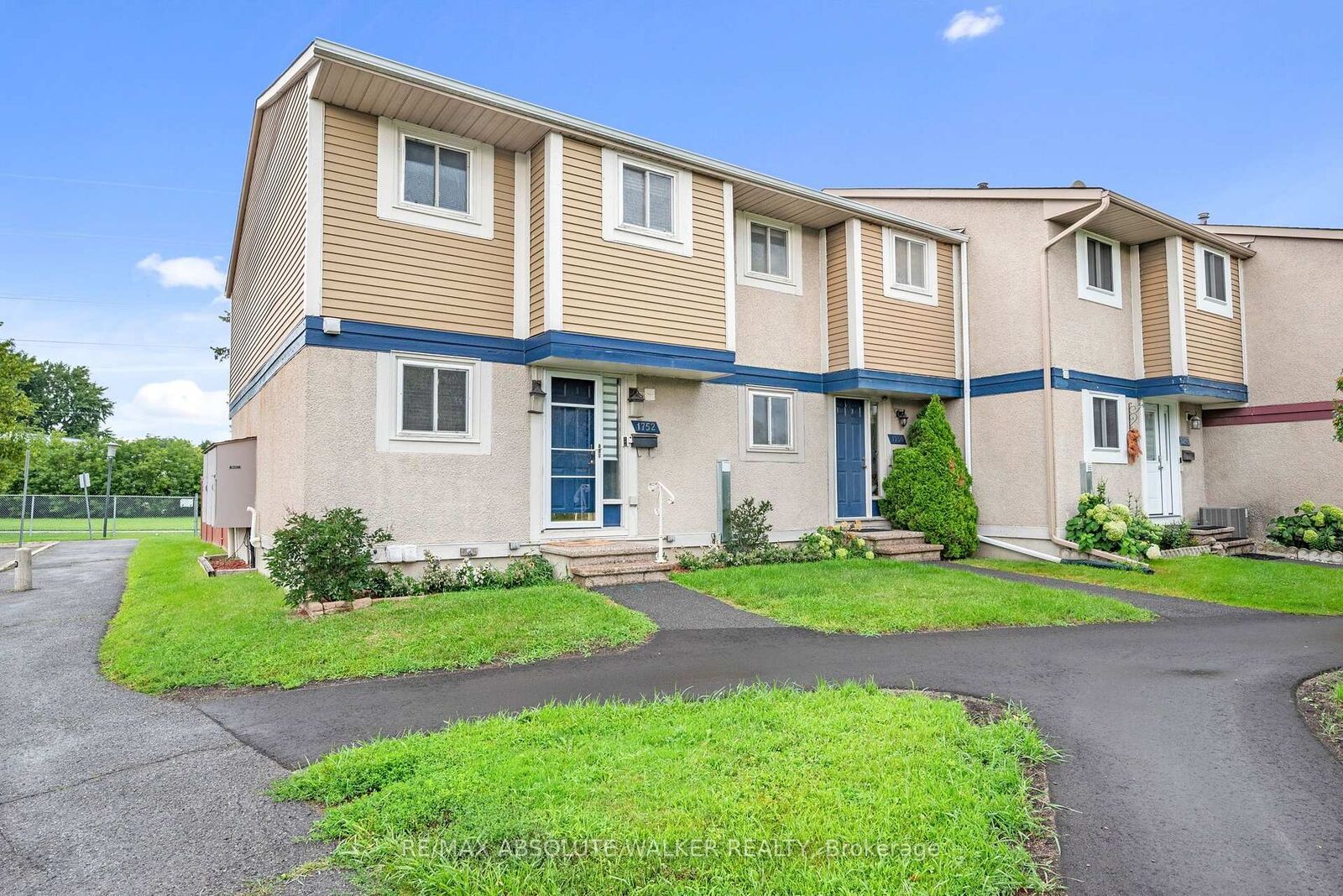 Property Photo: 1752 Stonehenge Crescent ON K1B 4Z9