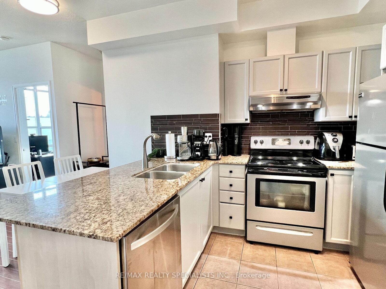 Photo de la propriété: 33 Elm Drive W 2505 ON L5B 4M2