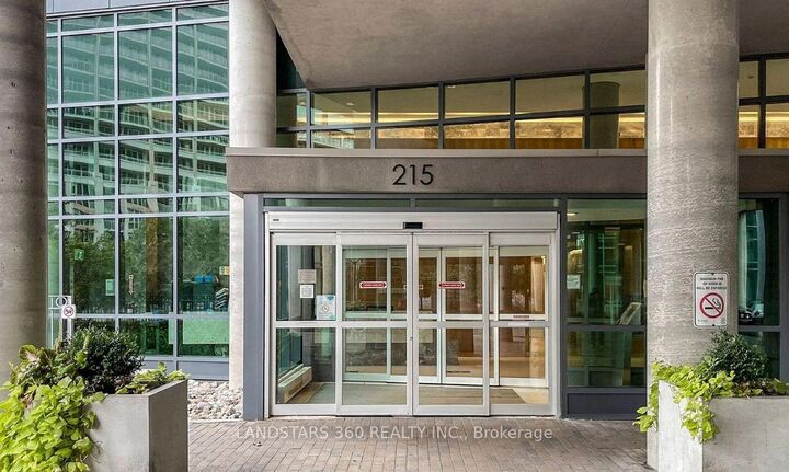 Property Photo:  215 Fort York Boulevard 1005  ON M5V 4A2 