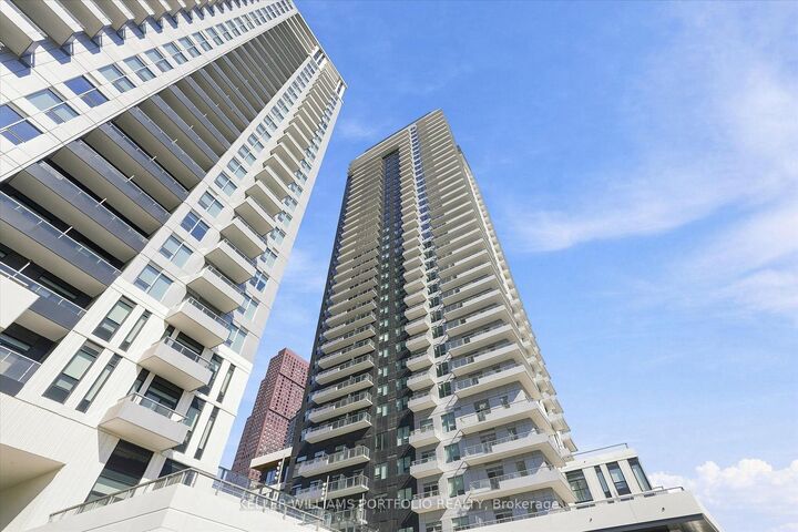 Property Photo:  5 Meadowdale Road 210  ON L4K 0C7 