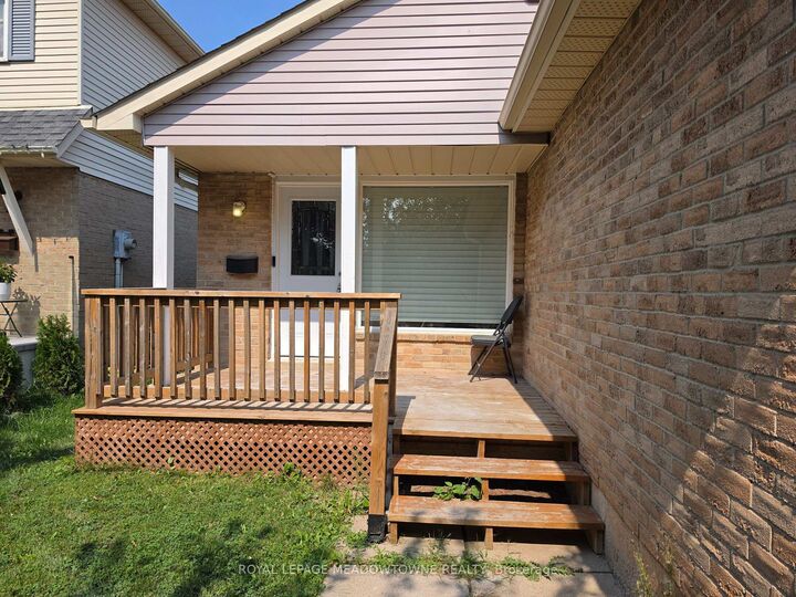 Property Photo:  3123 Arnett Court  ON L5N 3G8 