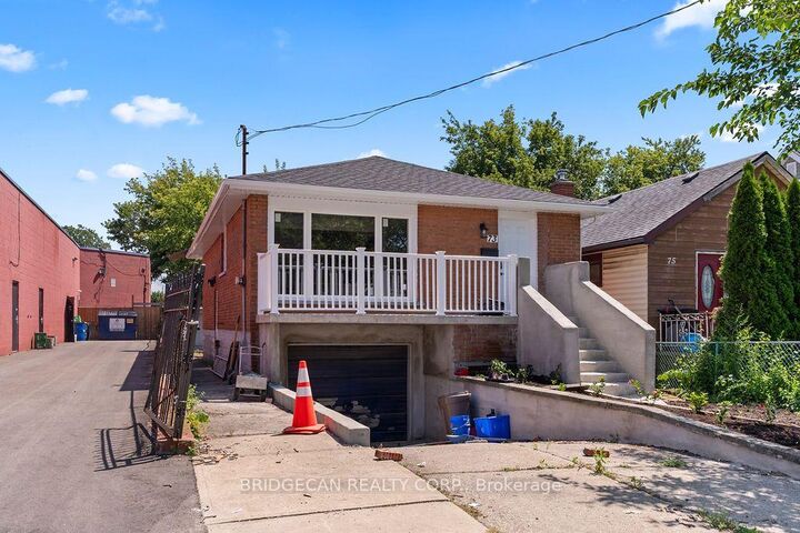 Property Photo: 73 Adair Avenue S ON L8K 3S4