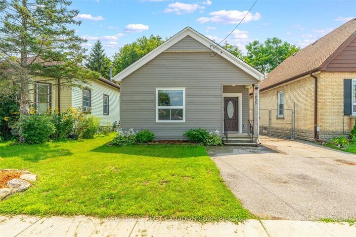 Property Photo:  1025 King Street  ON N5W 2X7 