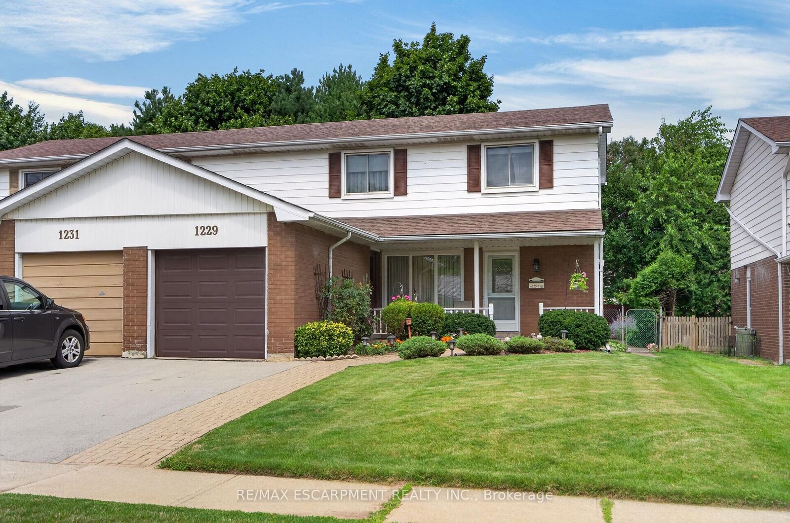 Property Photo:  1229 Nottingham Avenue  ON L7P 2R5 