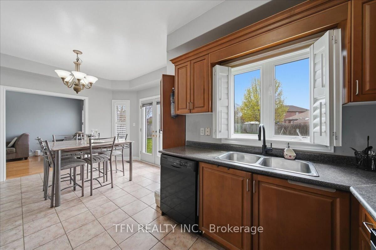 Property Photo:  2073 Cynthia Court  ON L9S 4Z1 