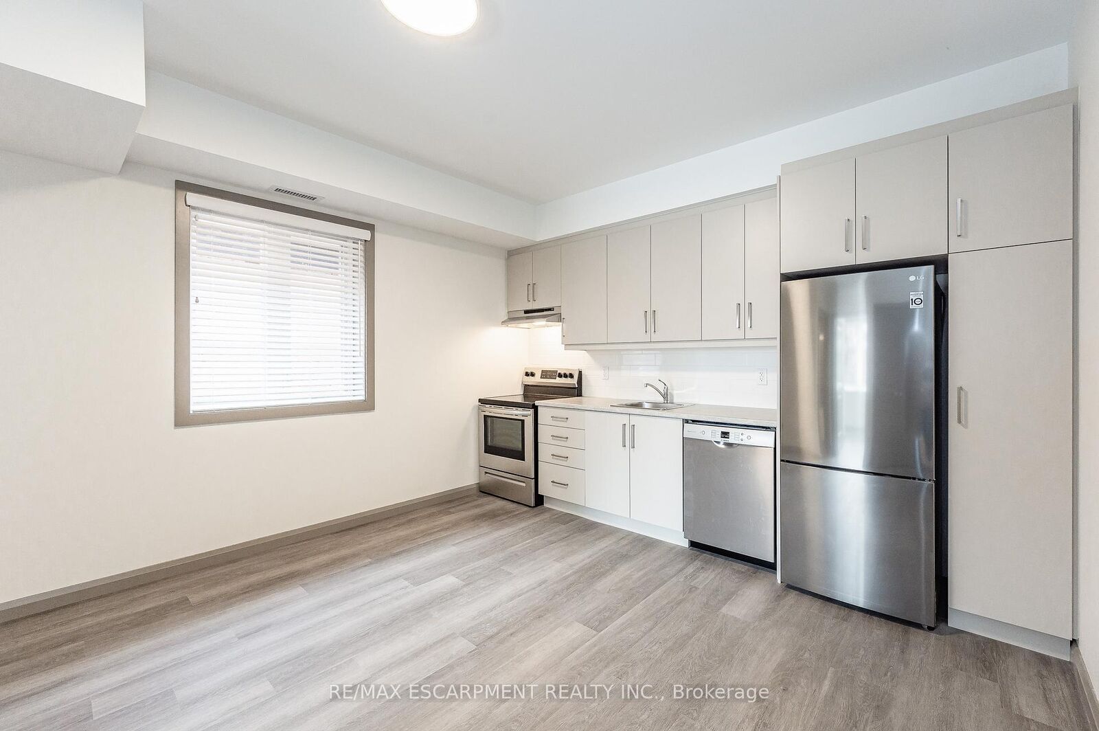 Property Photo:  36 Grant Avenue 2A  ON L8N 2X5 