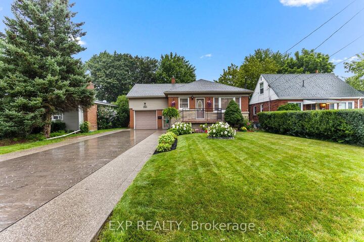 62 Randall Avenue — photo 1