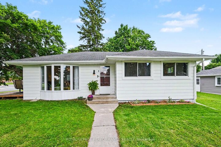 Property Photo:  1 Adam Dixon Avenue  ON K0C 1P0 