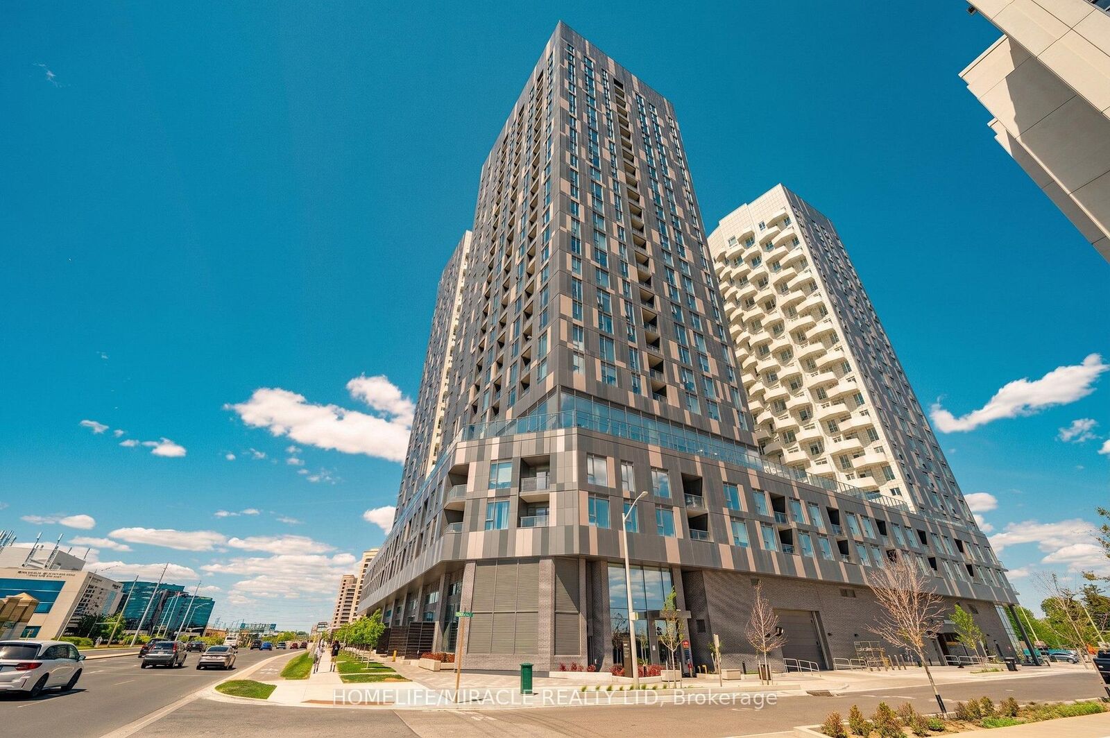 Property Photo:  10 Abeja Street 813  ON L4K 0R4 