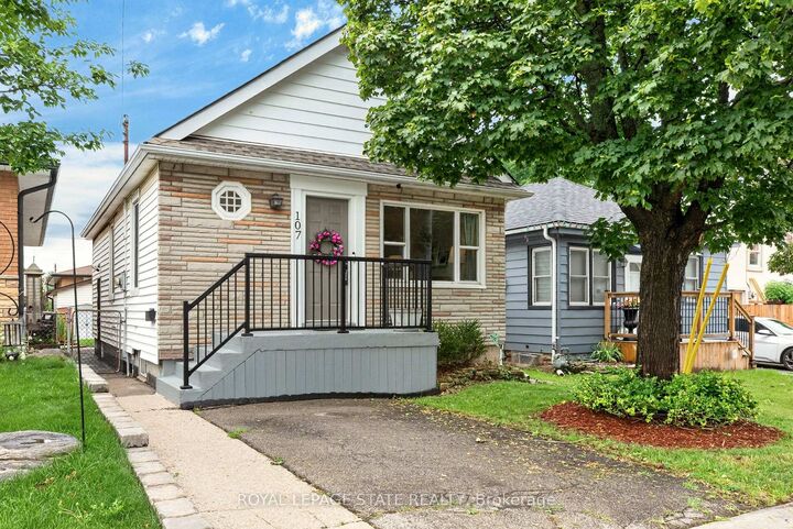 107 Reid Avenue N — photo 1