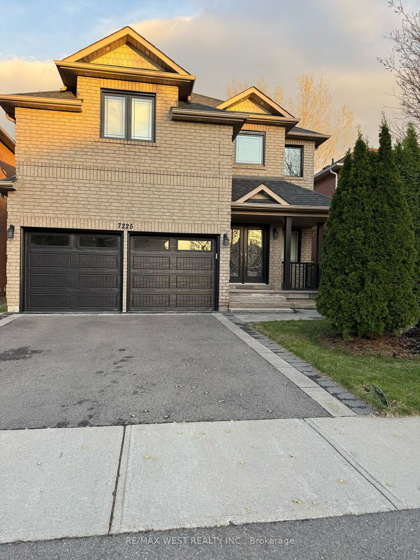 Property Photo: 7225 Dime Crescent Bsmt ON L5W 1K5