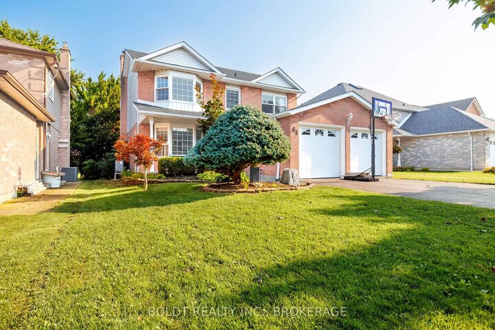 64 Carmine Crescent — photo 1