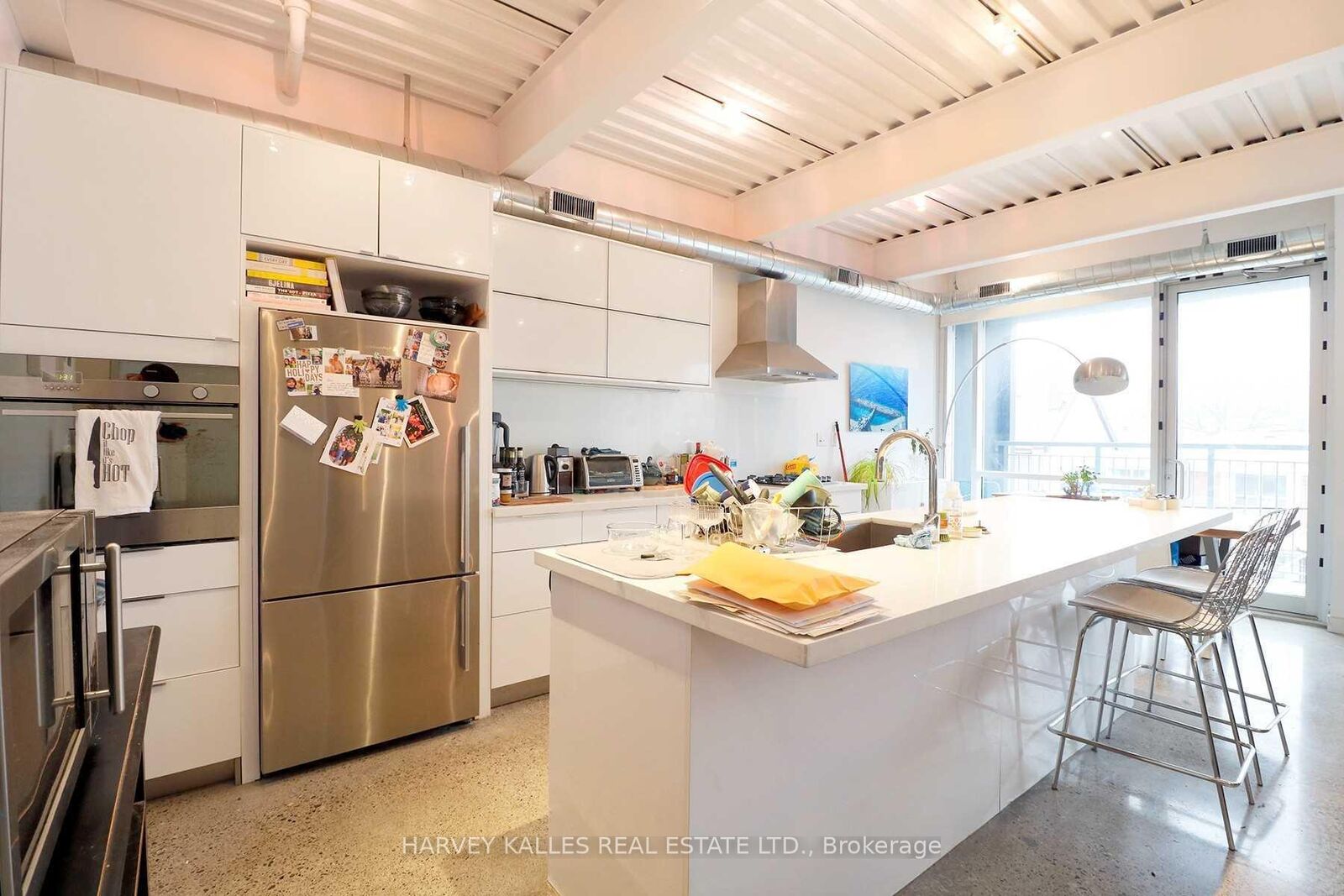 Property Photo:  214 Bathurst Street Ph3a  ON M5T 2R9 