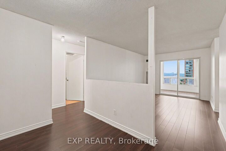 Property Photo:  155 Hillcrest Avenue 1114  ON L5B 3Z2 