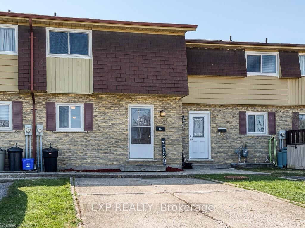 Property Photo: 1060 Canfield Crescent 5 ON N4S 8P3