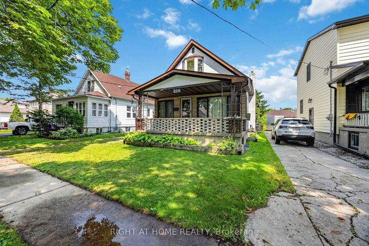 Property Photo:  208 Ross Avenue  ON N7T 1J7 