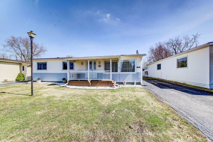 Property Photo: 21 Fairview Crescent ON N4W 3G8