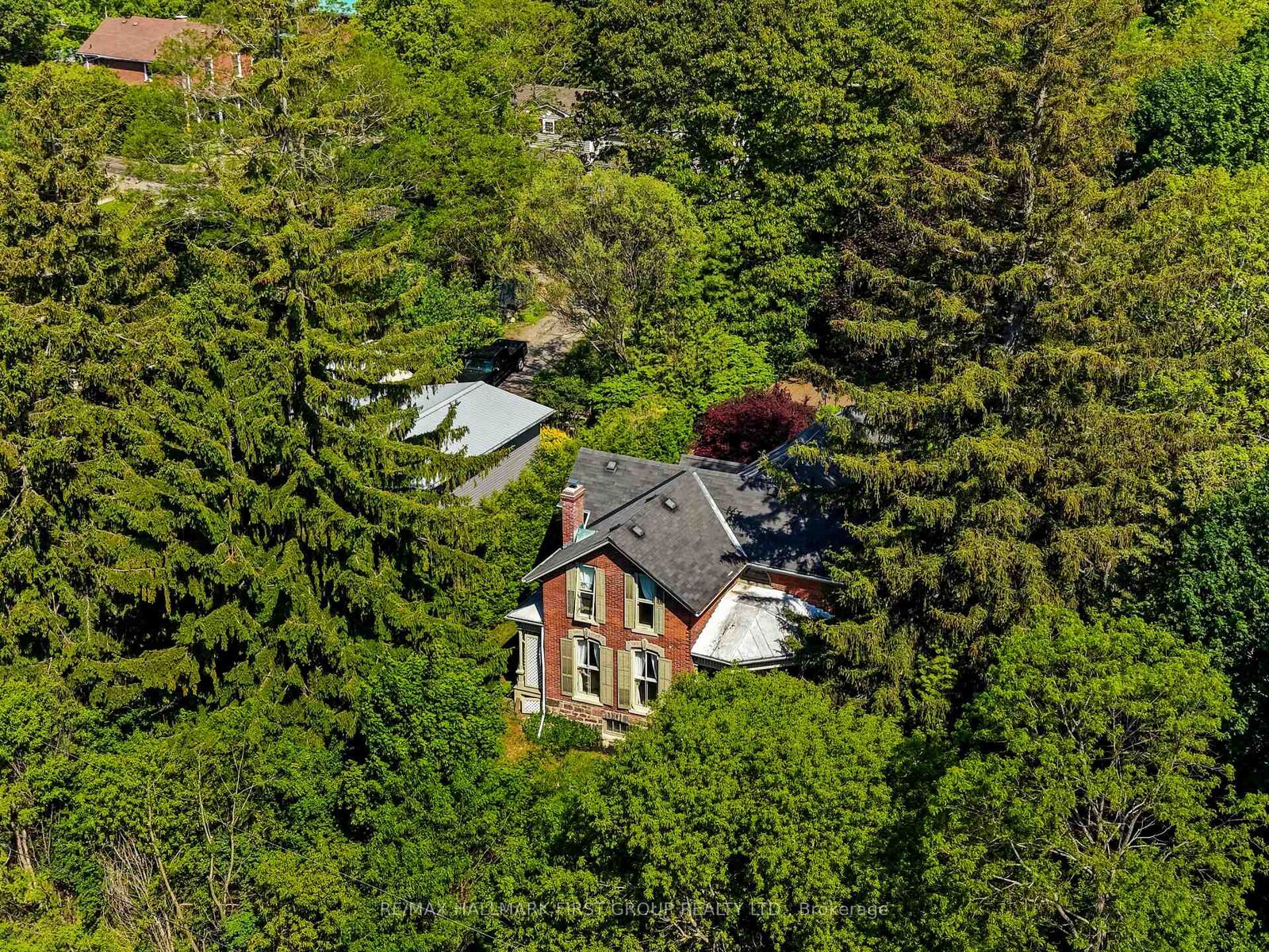 Property Photo: 30 Bruton Street ON L1A 1T9