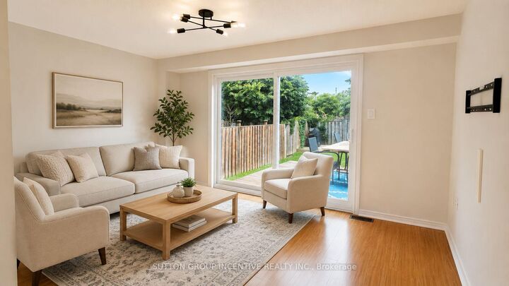 Property Photo:  25 Lions Gate Boulevard  ON L4M 7E3 