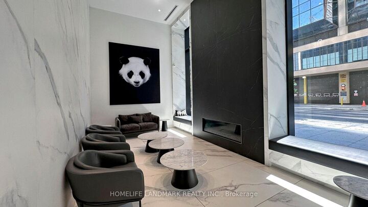 Photo de la propriété:  20 Edward Street 1421  ON M5G 1C9 