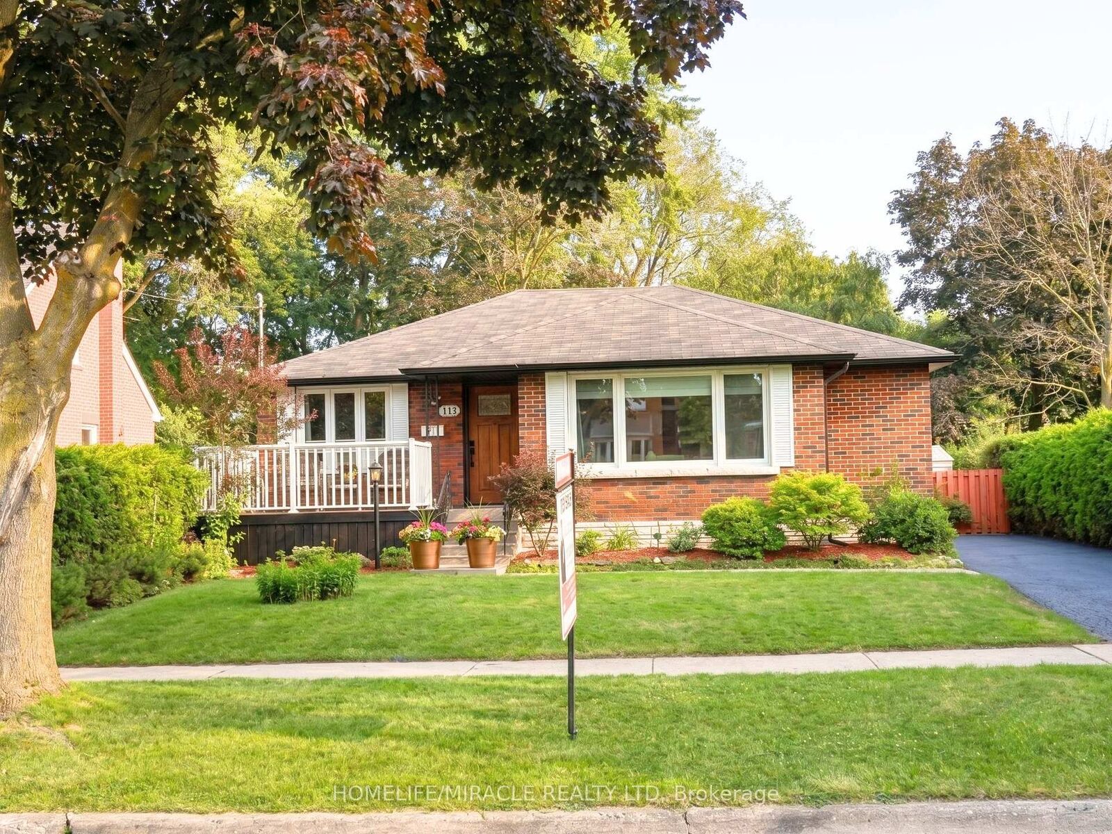 Property Photo:  113 Pontiac Avenue  ON L1G 3M1 