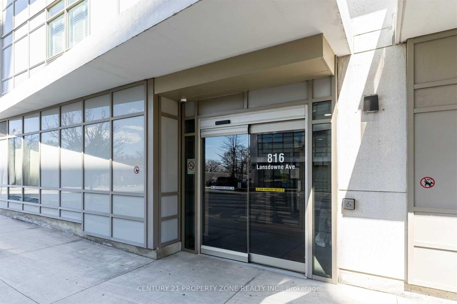 Photo de la propriété:  816 Lansdowne Avenue 425  ON M6H 4K6 