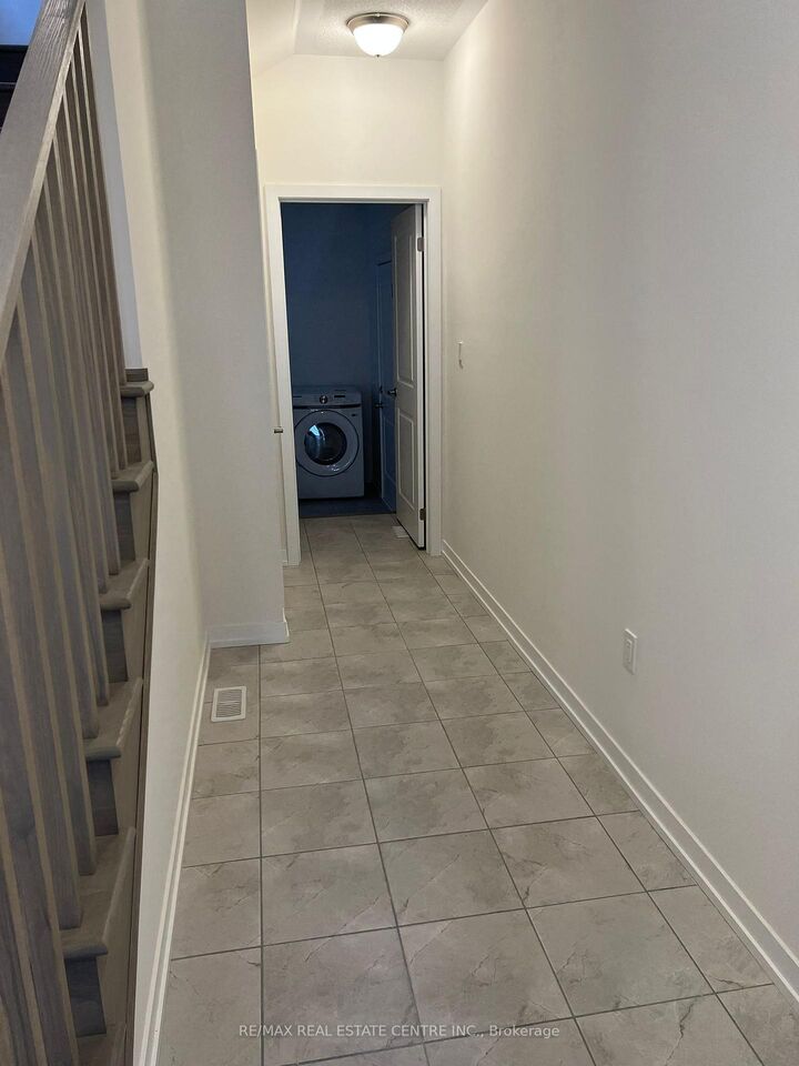 Property Photo: 1551 Hilson Heights ON L9E 1V5