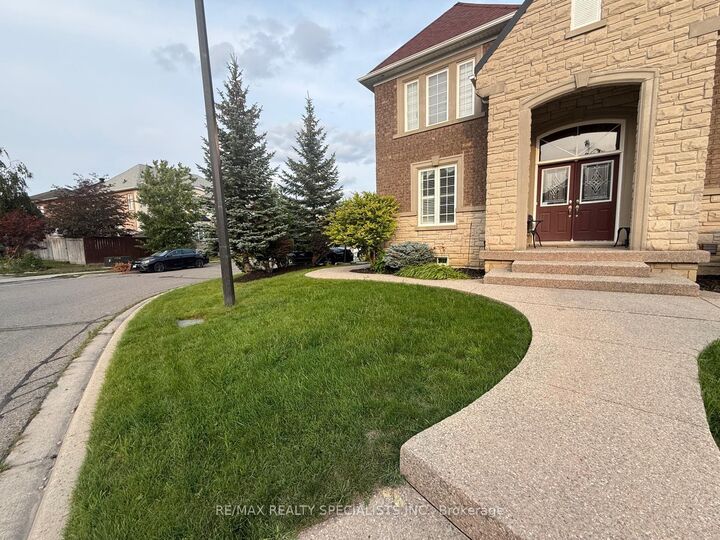 Property Photo:  12 Donherb Crescent  ON L7C 1E3 