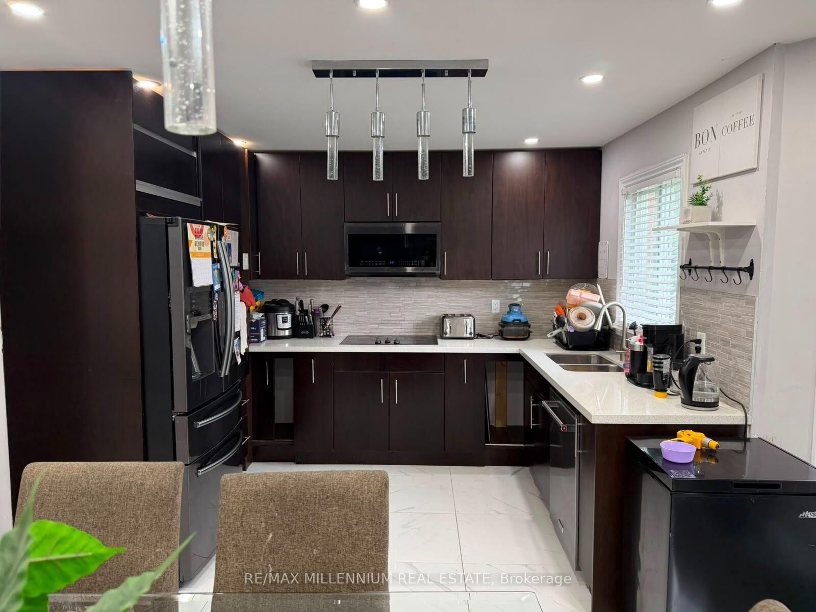Property Photo:  90 Whitehaven Drive  ON L6Z 2R8 
