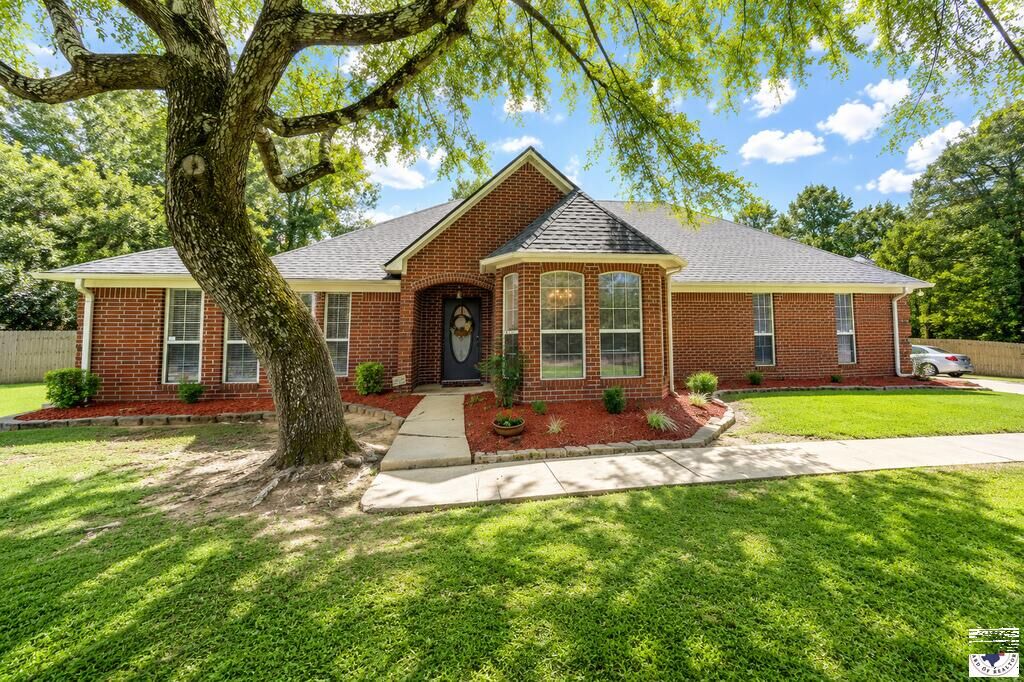 Property Photo:  204 Boulder Ridge Cir.  AR 71854 