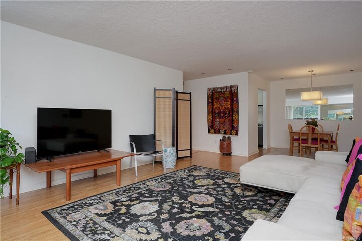 Property Photo:  1610 Jubilee Ave #307  BC V8R 6P3 
