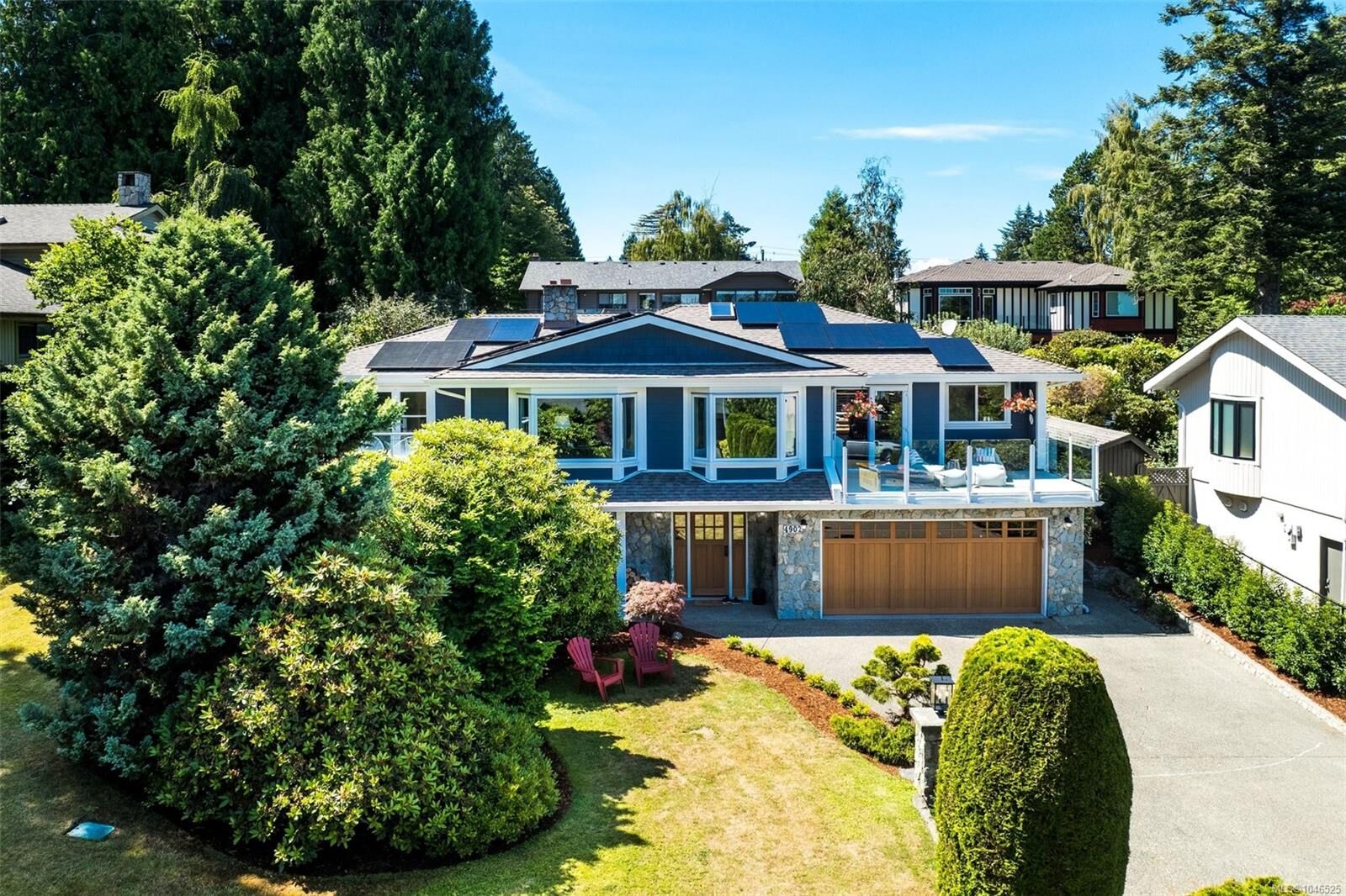 Property Photo: 4902 Alamida Cres BC V8Y 2T3