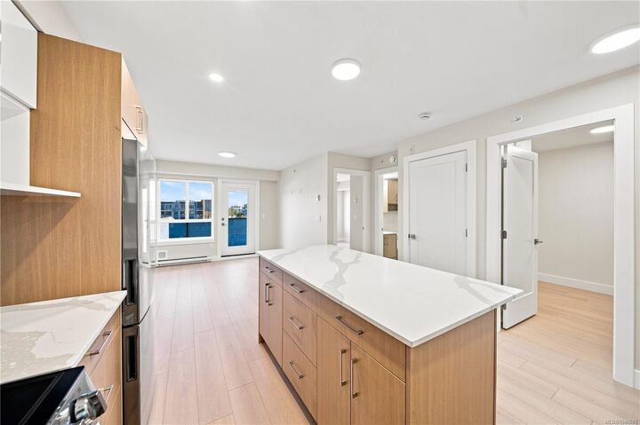 Property Photo: 171 Jensen Ave W #309 BC V9P 1K3