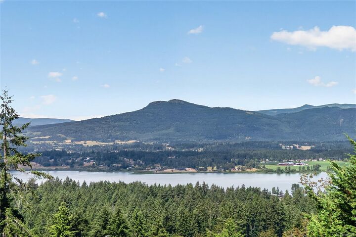Property Photo: 6093 Chippewa Rd BC V9L 5P6