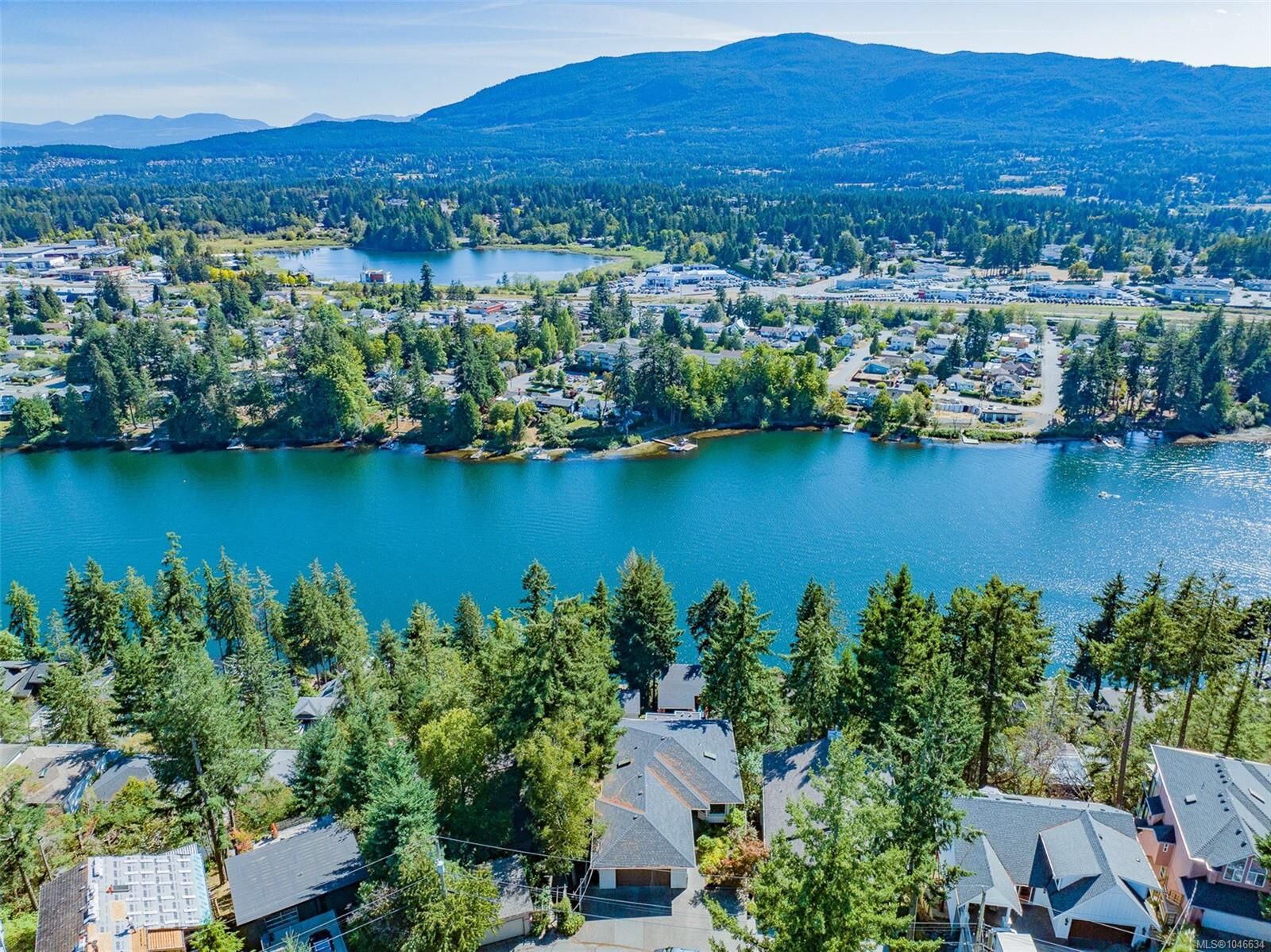 Property Photo: 180 Rainbow Cres BC V9T 4Y2