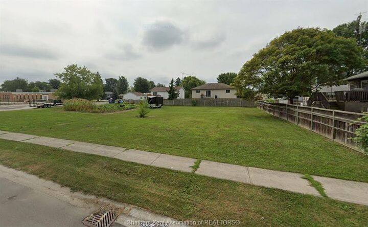 Property Photo:  445 Stoddard Street  ON N0P 2B0 