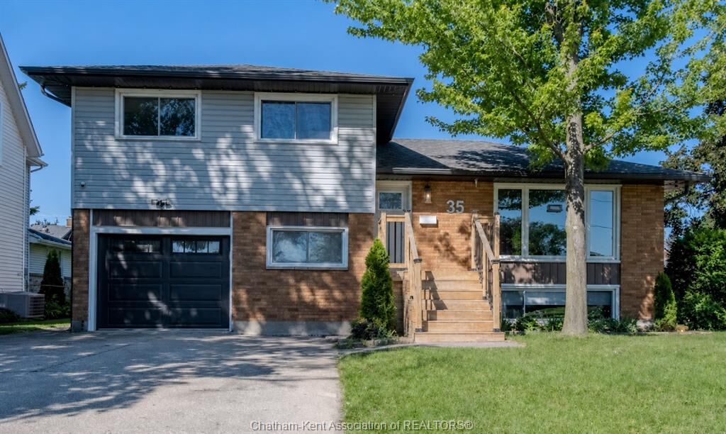 Property Photo: 35 Crystal Drive ON N7M 3C6