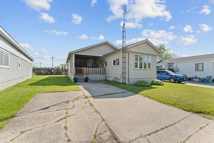 Property Photo: 9 Parkside ON N0R 1J0