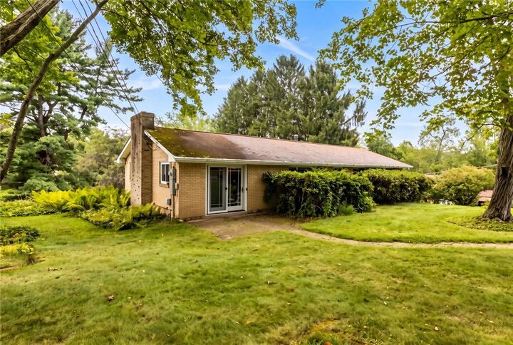 Property Photo: 106 Oak Hill Dr PA 16059