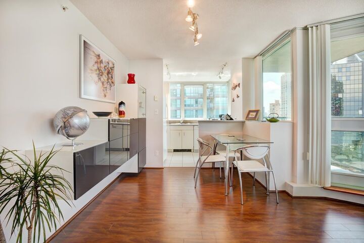 Property Photo:  555 Jervis Street 1505  BC V6E 4N1 