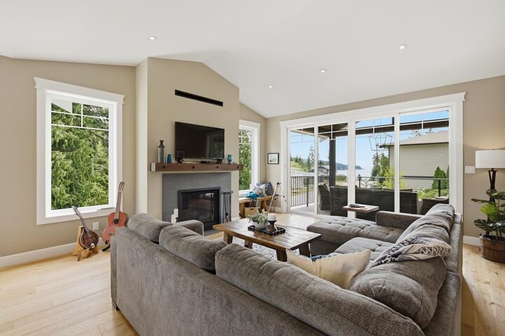 Property Photo: 9336 Jorgensen Place BC V7Z 1B4