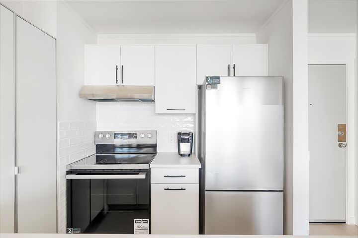 Property Photo: 1330 Burrard Street 611 BC V6Z 2B8
