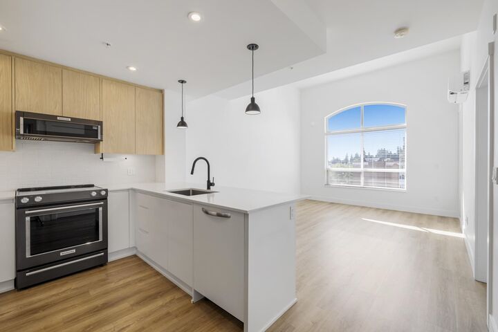 Property Photo:  2180 Kelly Avenue 1613  BC V3C 0S6 