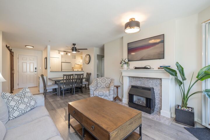 Property Photo: 33668 King Road 402 BC V2S 7P8