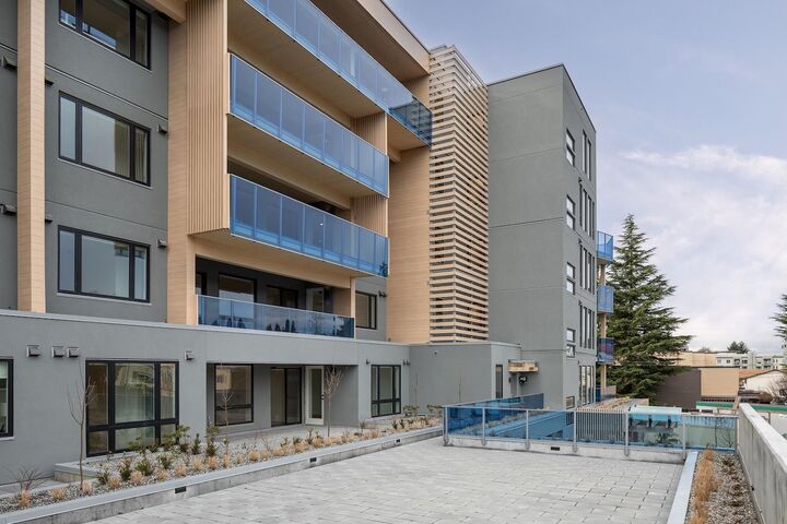 Property Photo: 33160 Plaxton Crescent 302 BC V2S 0N6