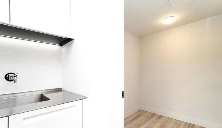 Property Photo:  1133 Hornby Street  BC V6Z 1W1 