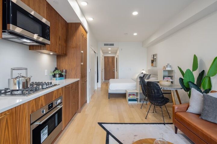 Property Photo: 2550 Garden Drive 410 BC V5N 4X6