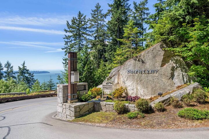 Property Photo: 3355 Cypress Place 402 BC V7S 3J9