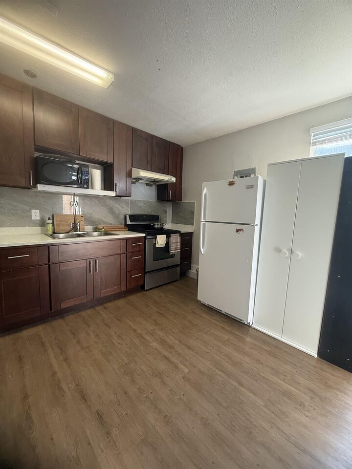 Property Photo:  623 E 10th Avenue 3  BC V5T 2A6 